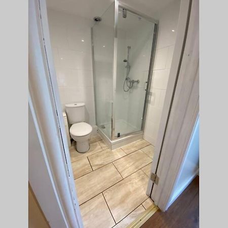 Entire 2-Bedroom Home By Weghomes Rochester  Esterno foto
